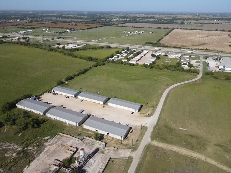 More Photos Of 900 Utility Rd, Sanger Unknown For Lease