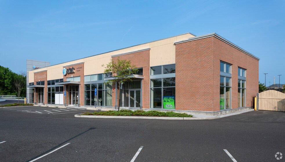 More Photos Of 3 Sugar Hollow Rd, Danbury Unknown For Lease