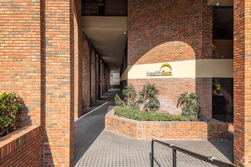 More Photos Of 3250 Mary St, Coconut Grove Office For Lease