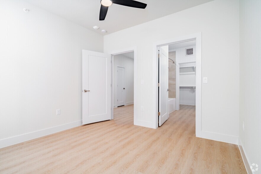 More Photos Of 7910 S New Braunfels, San Antonio Apartments For Lease