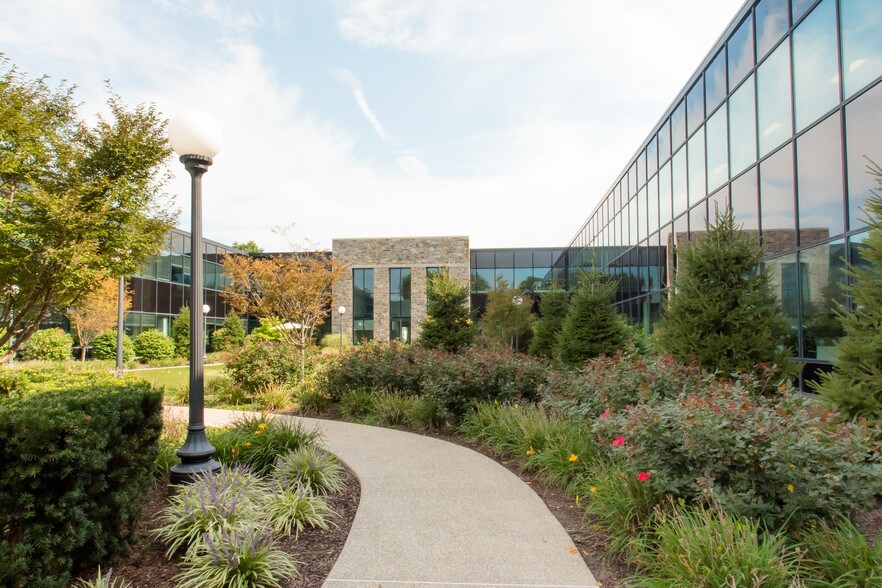 More Photos Of 3803 West Chester Pike, Newtown Square Office For Lease