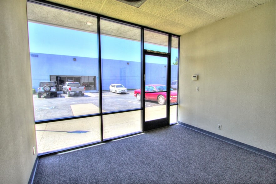 More Photos Of 1210 E Lexington Ave, Pomona Warehouse For Lease