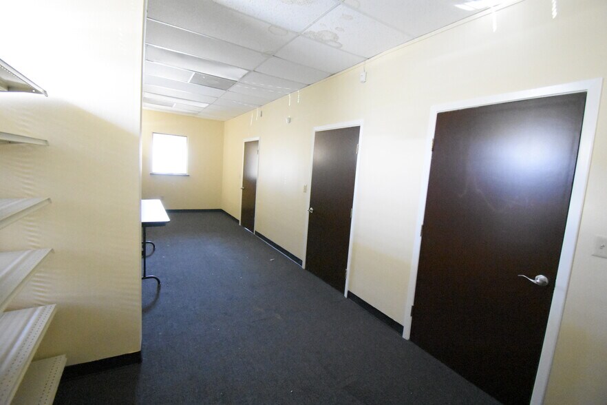 More Photos Of 10407 W Fairmont Pky, La Porte Medical For Lease