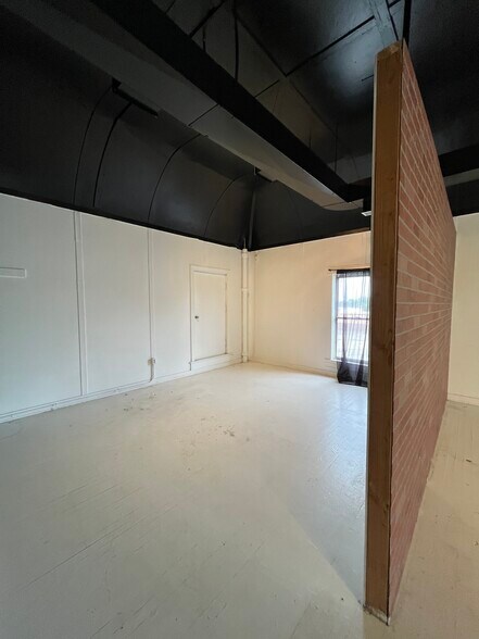 More Photos Of 29023-29029 Euclid Ave, Wickliffe Loft Creative Space For Lease