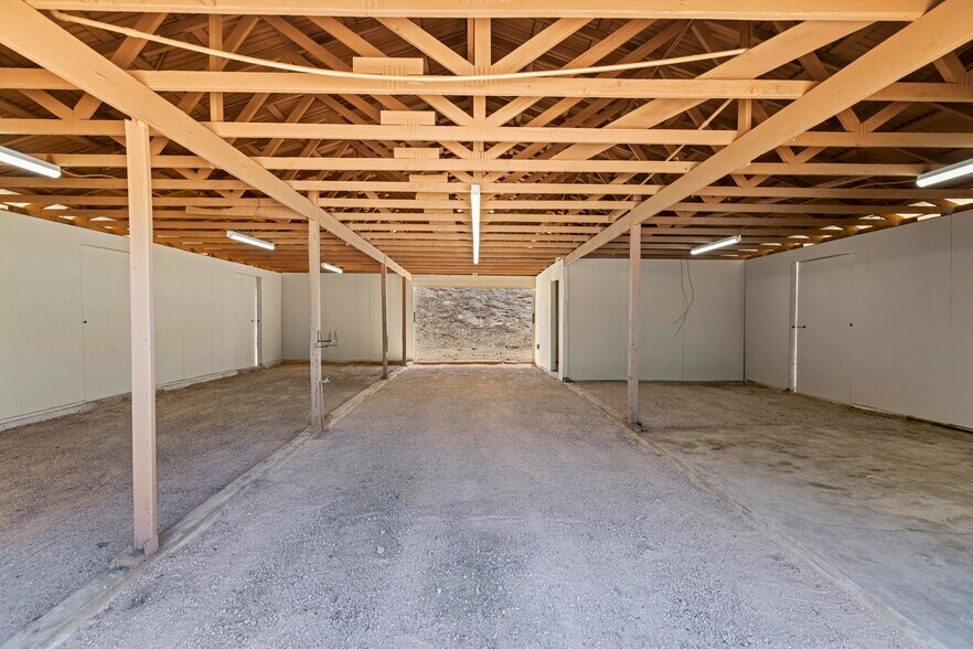 More Photos Of 13620 Pales Rd, Agua Dulce Specialty For Lease