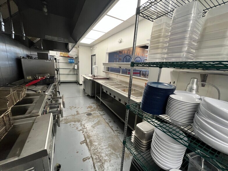 More Photos Of 210 Ed Schmidt Blvd, Hutto Storefront For Lease