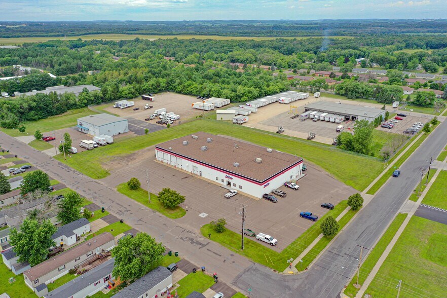 More Photos Of 3340 Hogarth St, Eau Claire Light Distribution For Sale