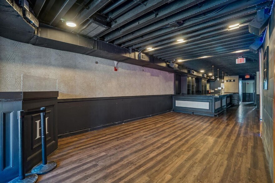 More Photos Of 1336 U St NW, Washington Bar For Sale