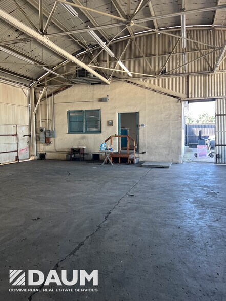 More Photos Of 1981 Belgrave Ave, Huntington Park Land For Lease