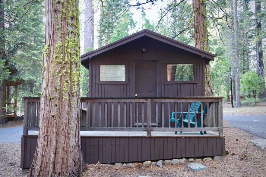 More Photos Of 500 Dodge Ridge Rd, Pinecrest Hotel For Sale