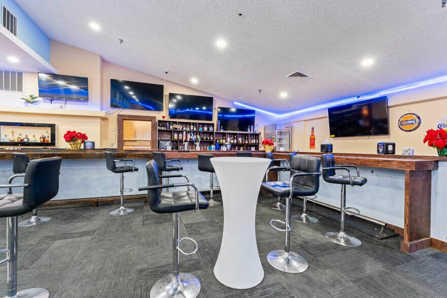 More Photos Of 5425 N Henry Blvd, Stockbridge Restaurant For Lease
