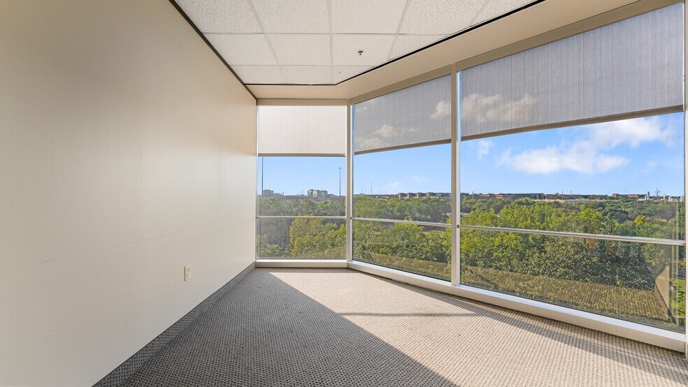 More Photos Of 9101 Lyndon B Johnson Fwy, Dallas Office For Lease