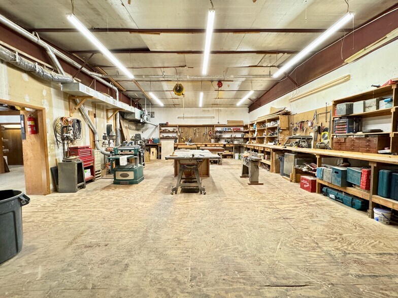 More Photos Of 424 PA-390, Tafton Flex For Sale