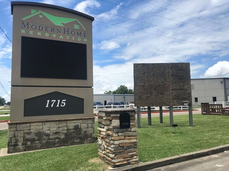 More Photos Of 1715 Northpark Dr, Kingwood Storefront For Lease