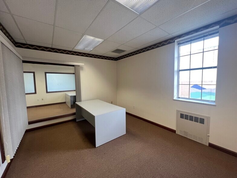 More Photos Of 632 W Main St, Mount Pleasant Bank For Lease