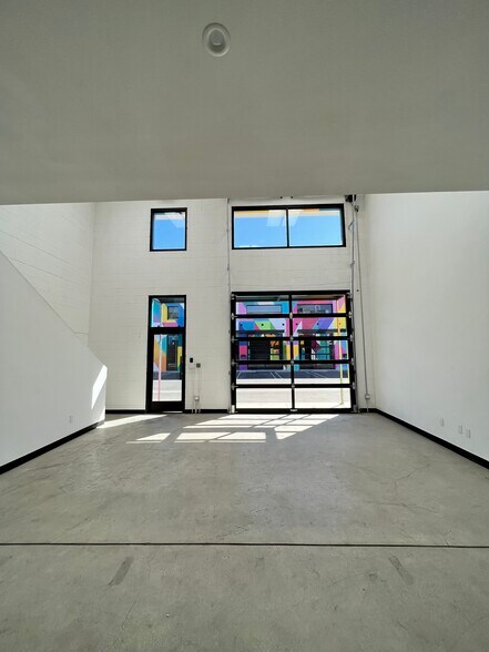 More Photos Of 1633-1639 Electric Ave, Venice Light Manufacturing For Lease