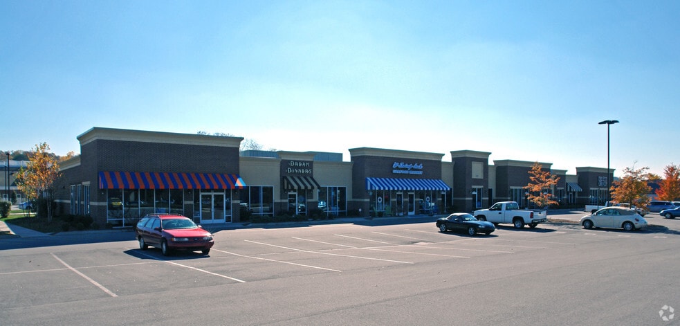 More Photos Of 11124 Kingston Pike, Knoxville Freestanding For Lease