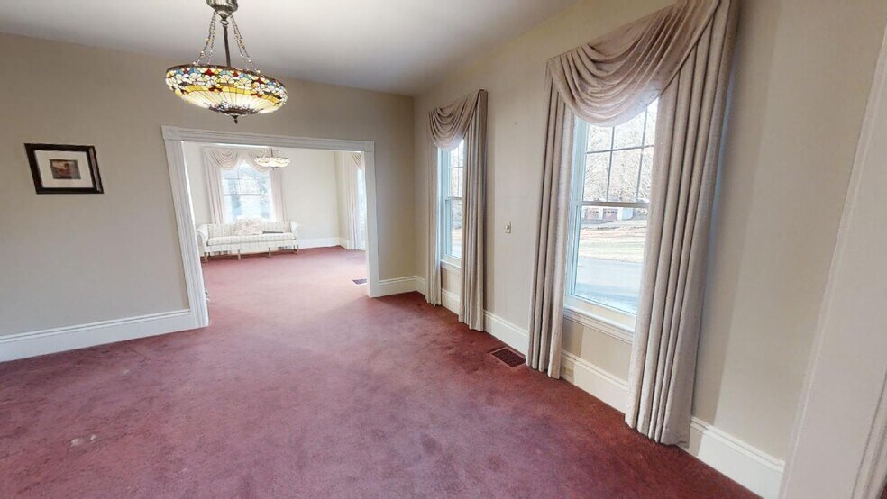 More Photos Of 763 Massachusetts Ave, Lunenburg General Retail For Sale