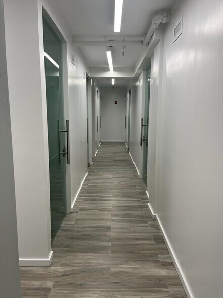 More Photos Of 39 NE 1st Ave, Miami Coworking Space