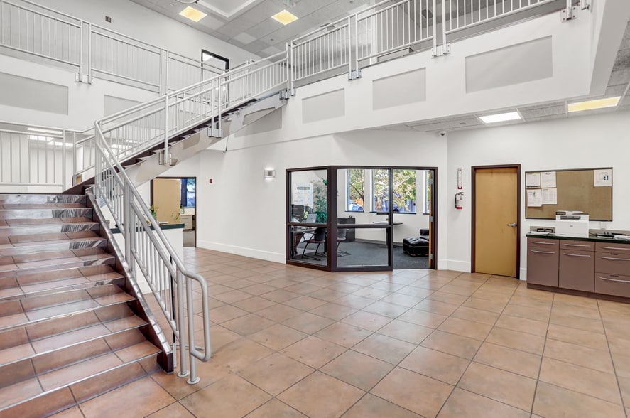 More Photos Of 1900 W Hamilton Pl, Englewood Warehouse For Sale