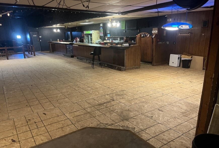 More Photos Of 8516 N 30th St, Omaha Bar For Sale