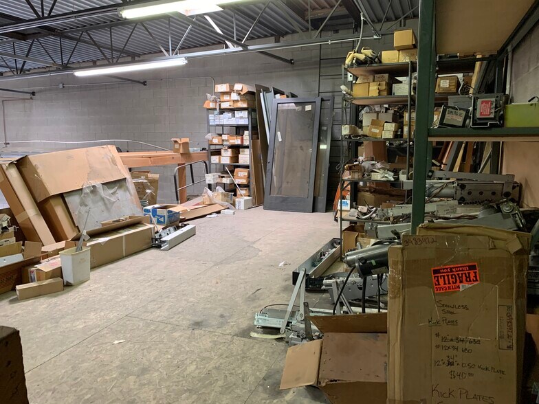 More Photos Of 4364 E Alexander Rd, Las Vegas Warehouse For Lease