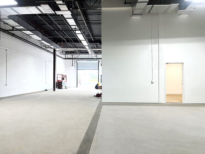 More Photos Of 4100-4300 Okeechobee Rd, Fort Pierce Light Distribution For Lease