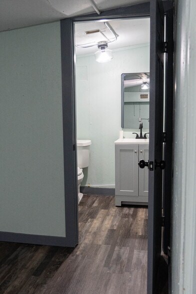 More Photos Of 605 Martin Luther King Jr Dr, Temple Research And Development For Sale