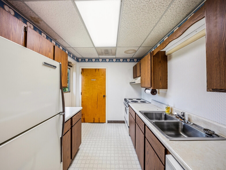 More Photos Of 675 Hendersonville Hwy, Pisgah Forest Office For Sale
