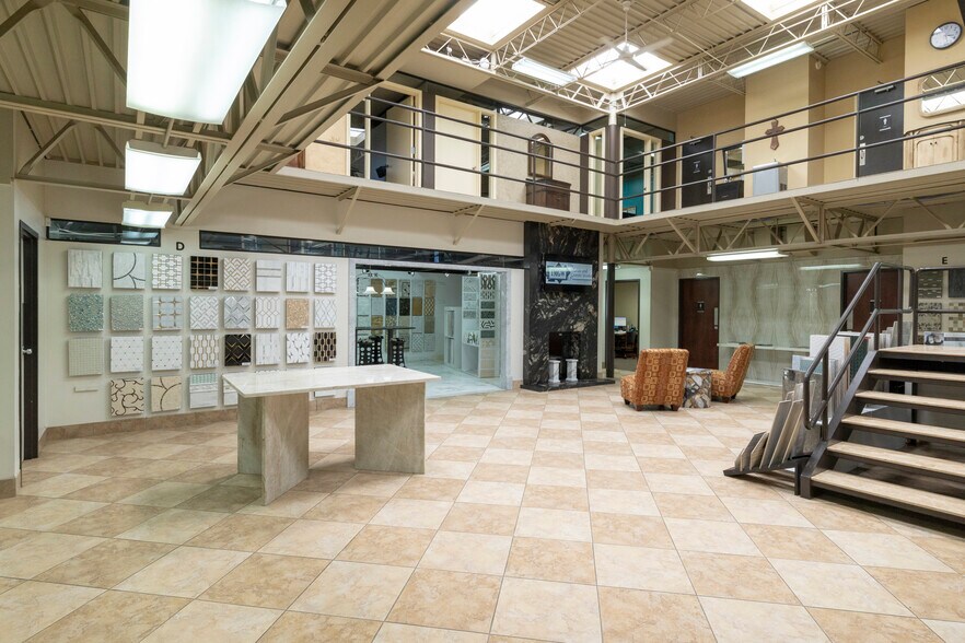 More Photos Of 7201 W Vickery Blvd, Fort Worth Warehouse For Sale
