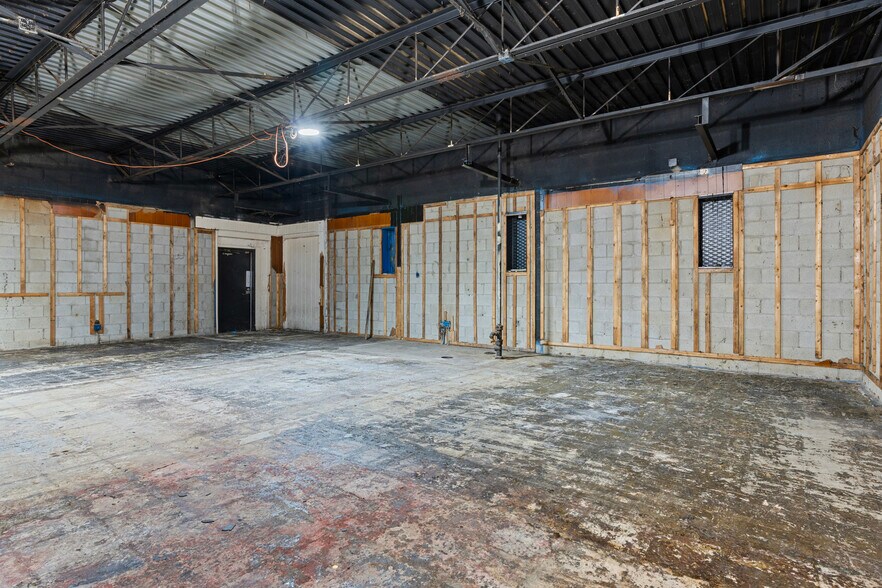 More Photos Of 15163 E 10 Mile Rd, Eastpointe Freestanding For Sale