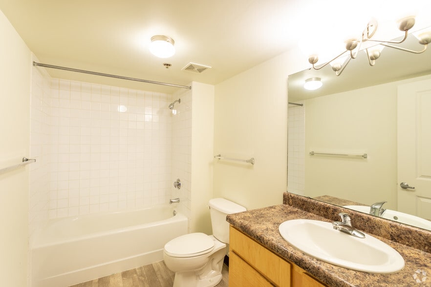 More Photos Of 1114-1116 Washington Ave, Saint Louis Apartments For Lease