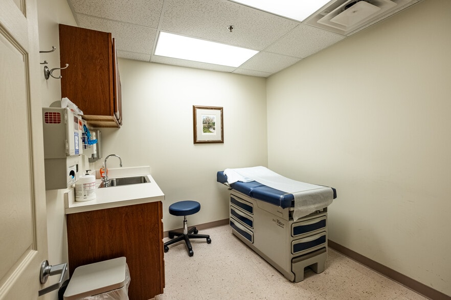 More Photos Of 3450 Old Washington Rd, Waldorf Office For Sale