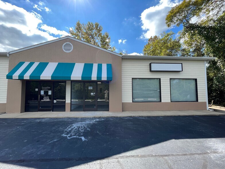 Primary Photo Of 1303 7th Ave E, Hendersonville Storefront Retail Office For Lease