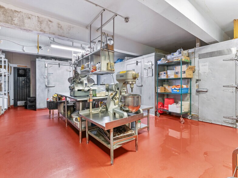 More Photos Of 176 Columbus Ave, Pawtucket General Retail For Sale