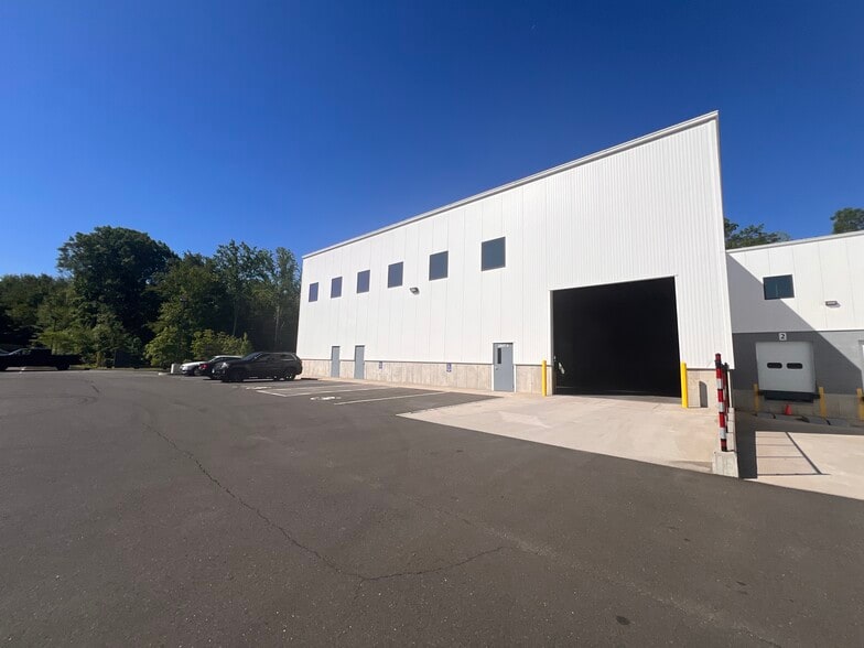 More Photos Of 17 Enterprise Dr, Monroe Manufacturing For Lease
