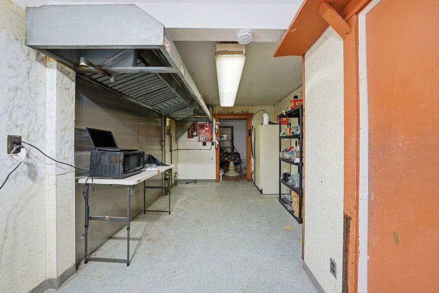 More Photos Of 409 Woodport Rd, Sparta Freestanding For Sale