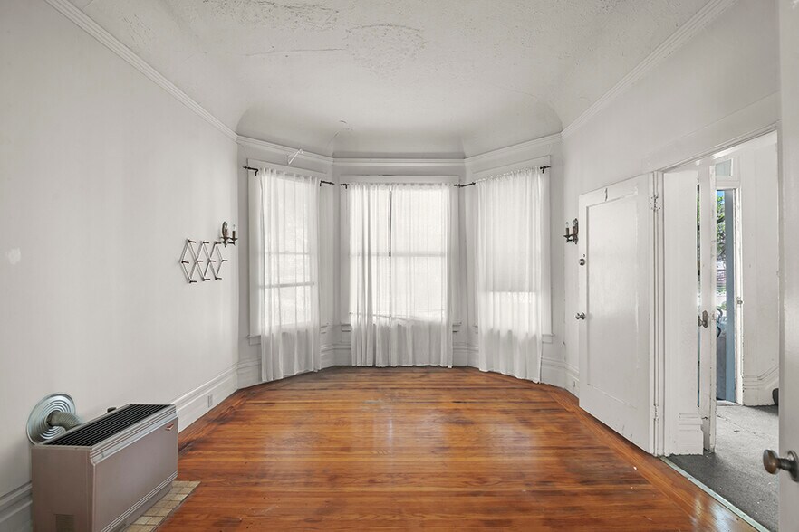 More Photos Of 322 Athol Ave, Oakland Multifamily For Sale