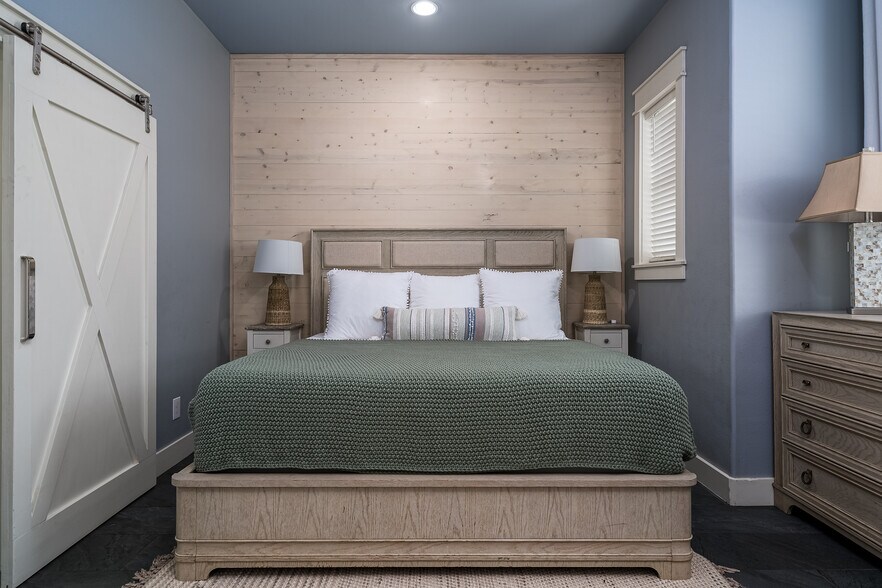 More Photos Of 2821 S 11th St, Port Aransas Multifamily For Sale