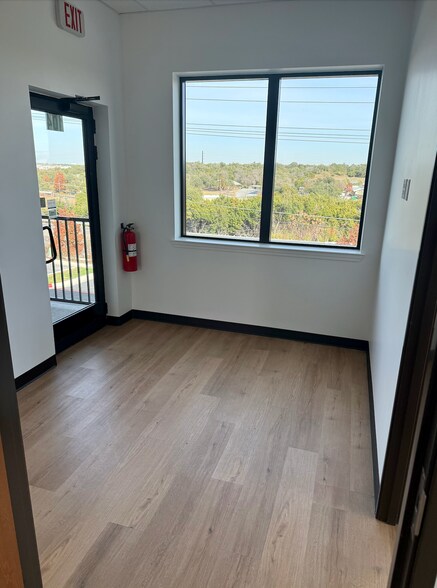 More Photos Of 1651 S Bell Blvd, Cedar Park Medical For Sale