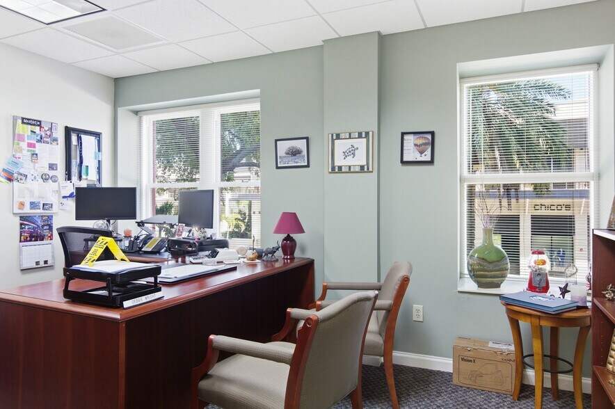More Photos Of 100 2nd Ave N, Saint Petersburg Office For Sale