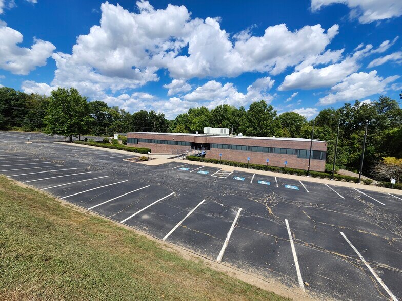 More Photos Of 250 Park West Dr, Pittsburgh Office For Sale