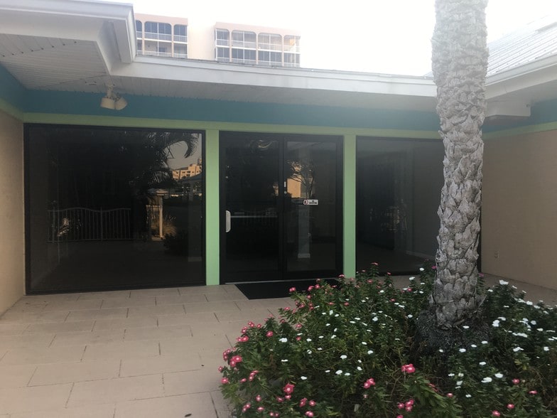 More Photos Of 7128 Estero Blvd, Fort Myers Medical For Sale