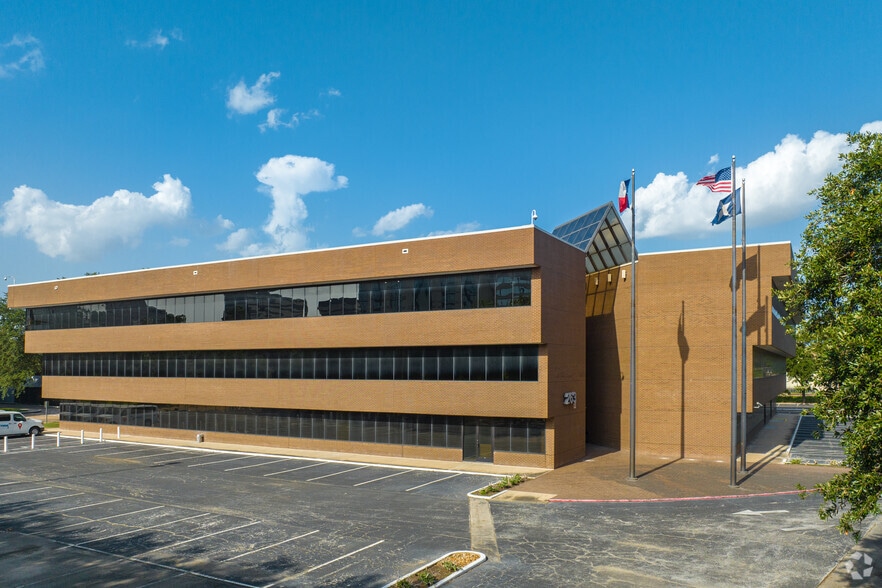 More Photos Of 263 N Sam Houston Pky E, Houston Office For Sale