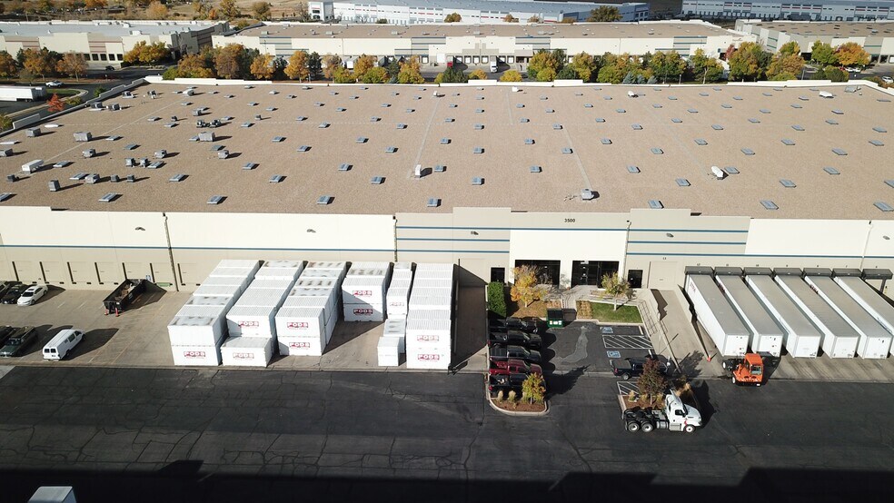 More Photos Of 3500 N Windsor Dr, Aurora Warehouse For Lease