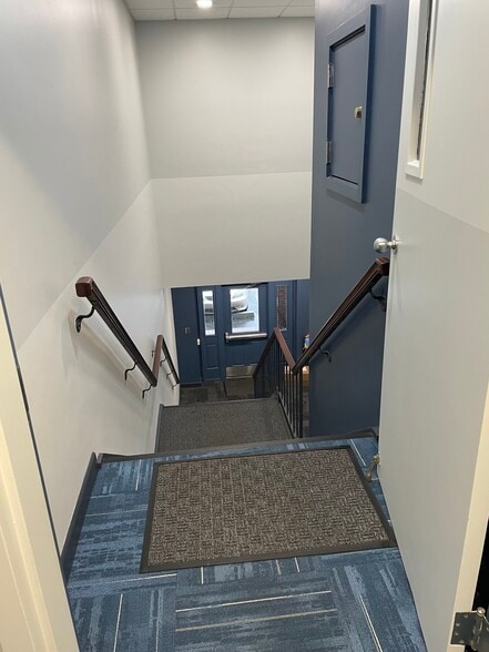 More Photos Of 277 Linden St, Wellesley Office For Lease