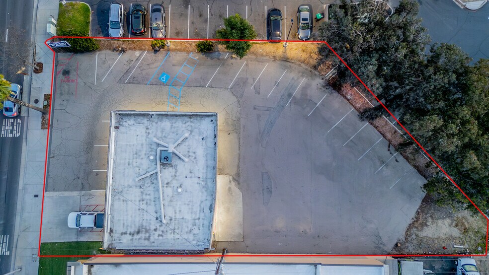 More Photos Of 620 N Main St, Corona General Retail For Sale