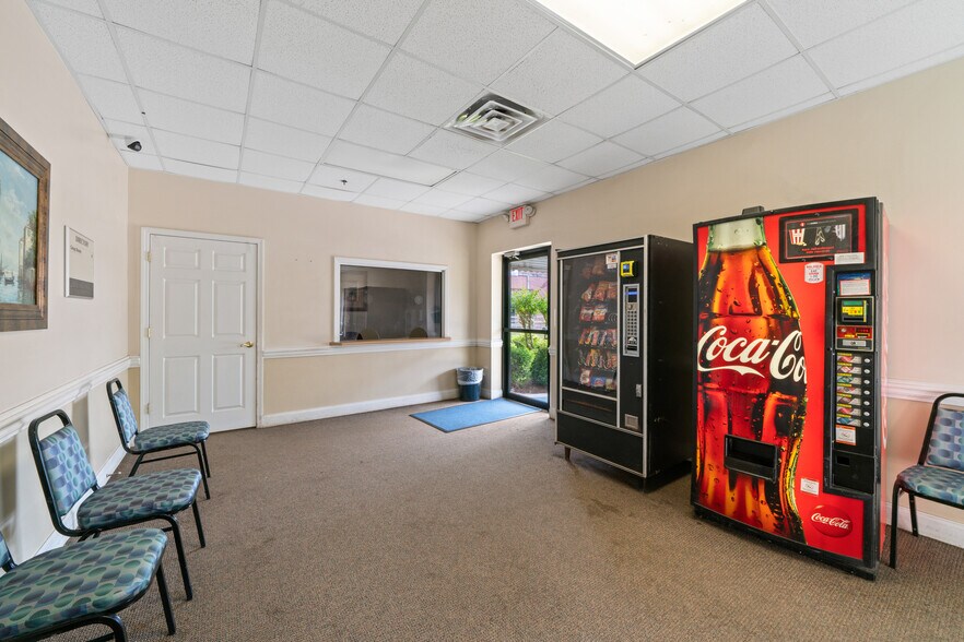 More Photos Of 60 Highway 22, Milledgeville Showroom For Sale