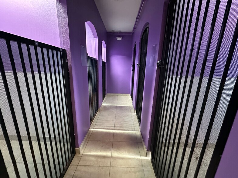 More Photos Of 6188 S Sandhill Rd, Las Vegas Veterinarian Kennel For Sale
