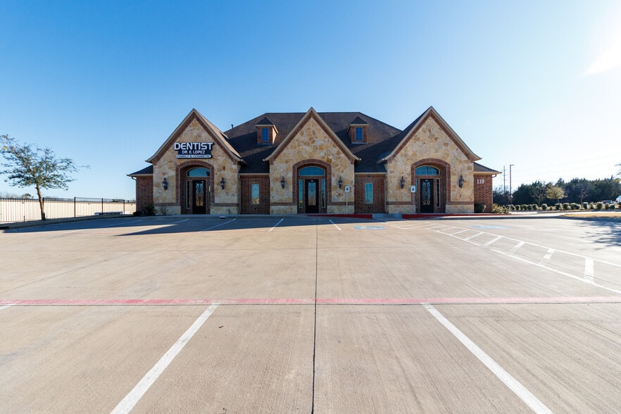 More Photos Of 110 E Belt Line Rd, Cedar Hill Office For Lease